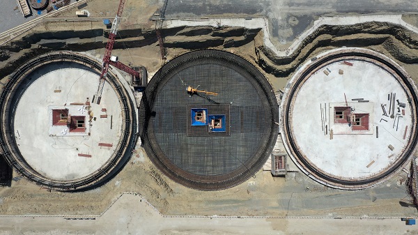 01、2#欧罗仓基础底板钢筋绑扎完成.jpg 01、2#欧罗仓基础底板钢筋绑扎完成.jpg