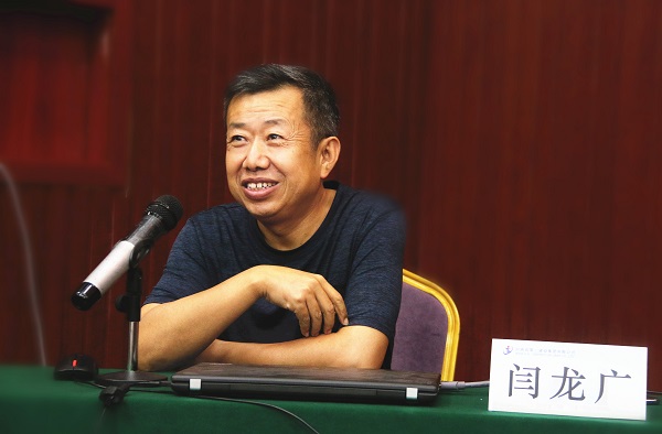 B体育(中国)副总经理闫龙广告诫新员工要时刻树立安全意识.jpg B体育(中国)副总经理闫龙广告诫新员工要时刻树立安全意识.jpg