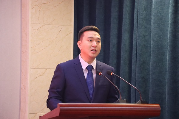 培训中心主任刘攀发表致辞.jpg 培训中心主任刘攀发表致辞.jpg