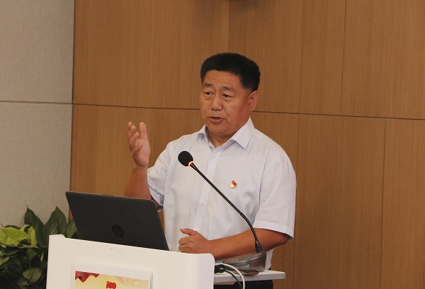 11、B体育(中国)党委书记张会民作点评讲话.jpg 11、B体育(中国)党委书记张会民作点评讲话.jpg