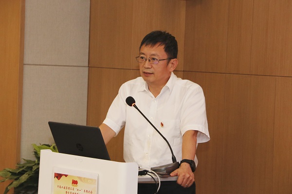 12、B体育(中国)董事长作总结分享.jpg 12、B体育(中国)董事长作总结分享.jpg